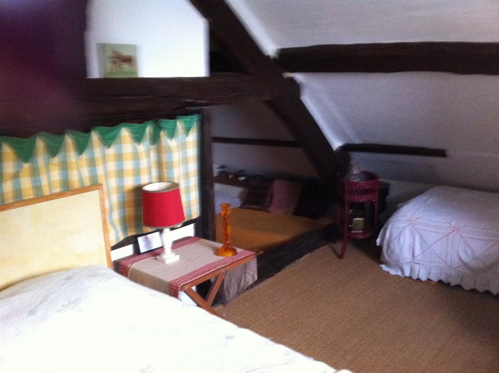 La Rolandiere Faverges-de-la-Tour Zimmer foto